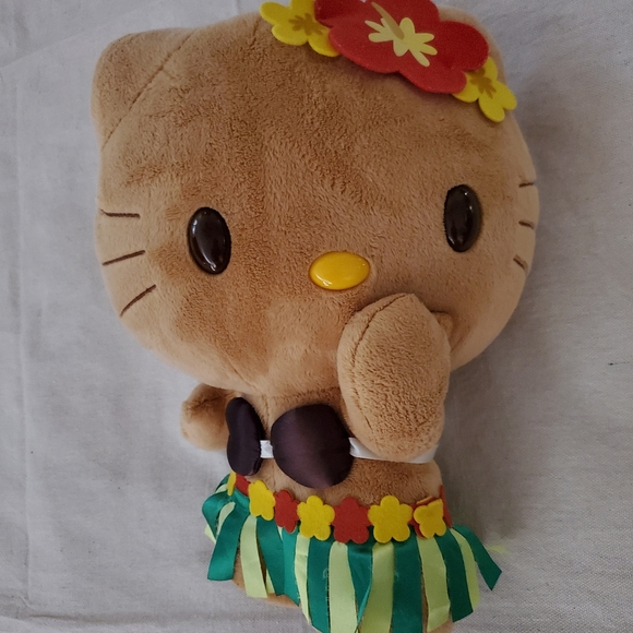 hello kitty hula girl